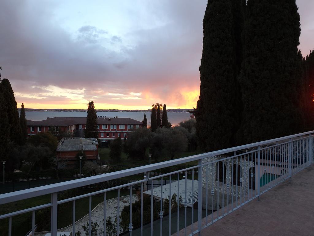 Hotel Meridiana Sirmione Exterior photo