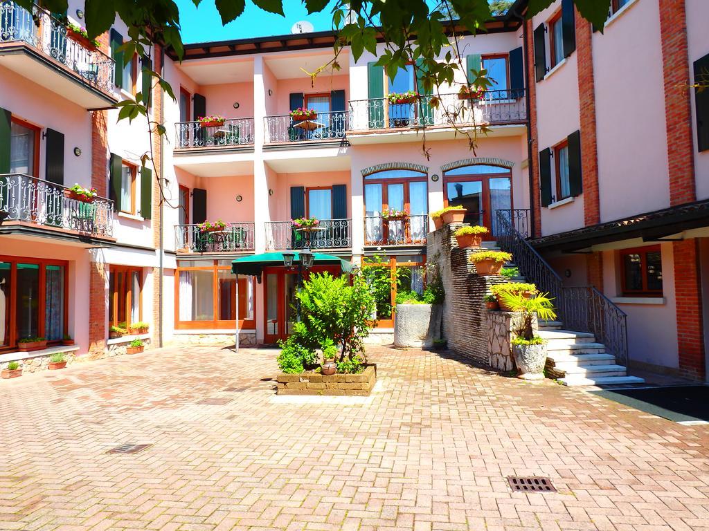 Hotel Meridiana Sirmione Exterior photo